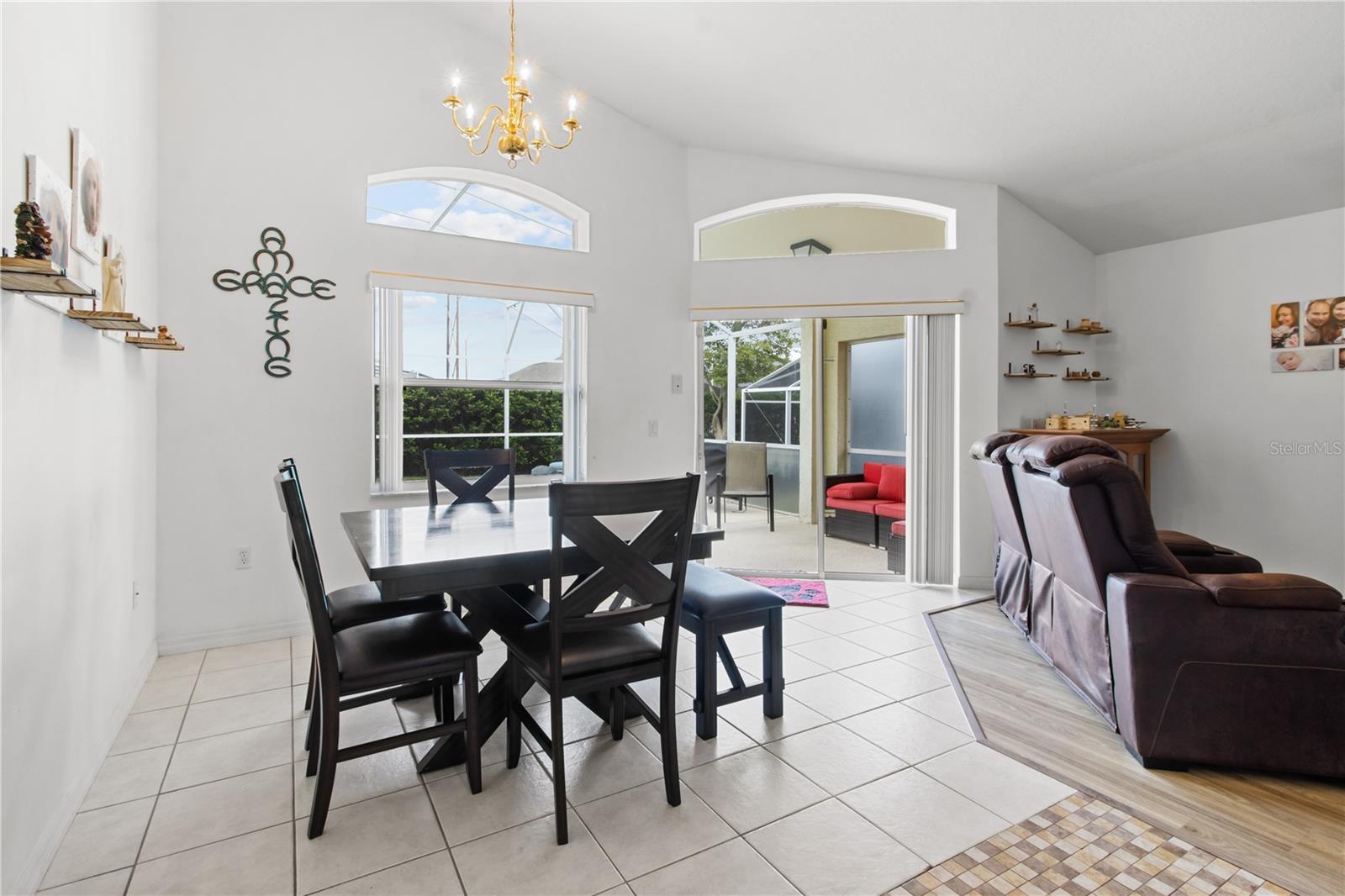 WESTBURY - Residential