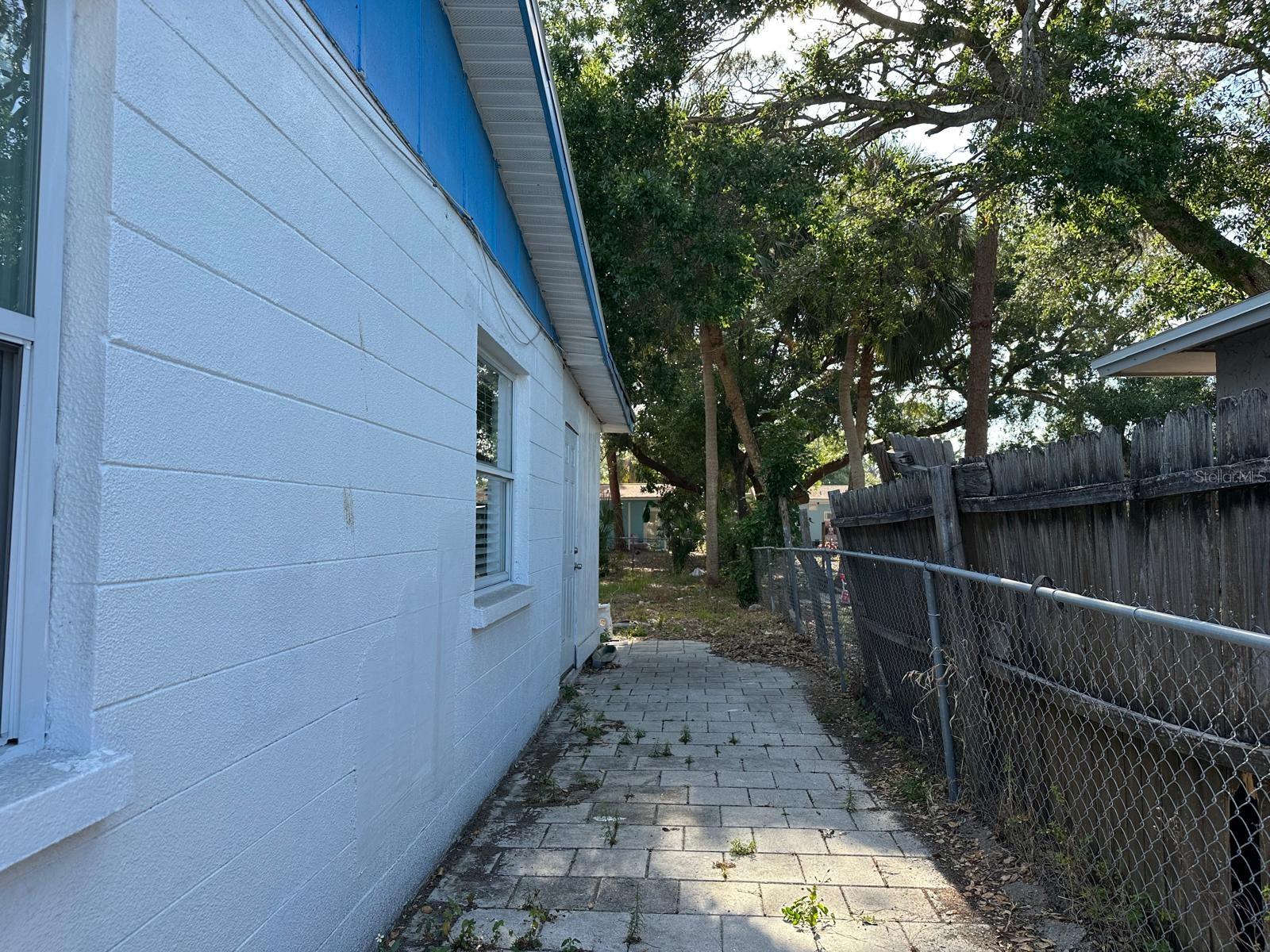 HOLIDAY HEIGHTS 2ND ADD - Residential Income