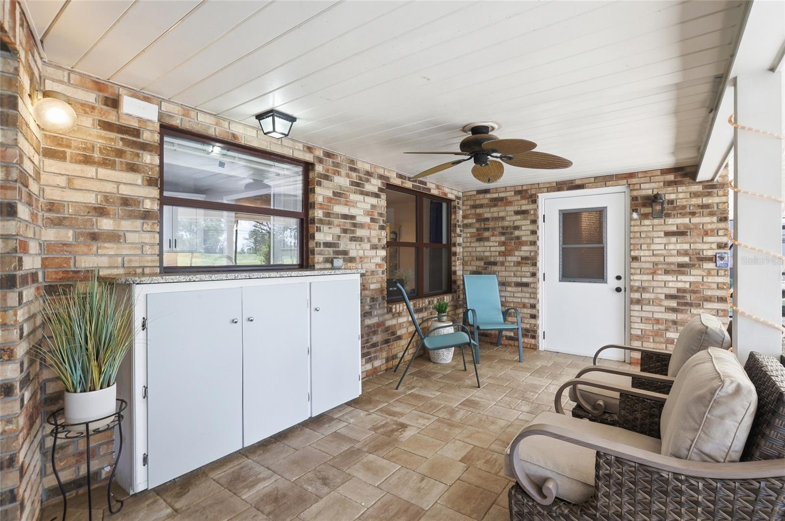 2249 E UNION CIRCLE