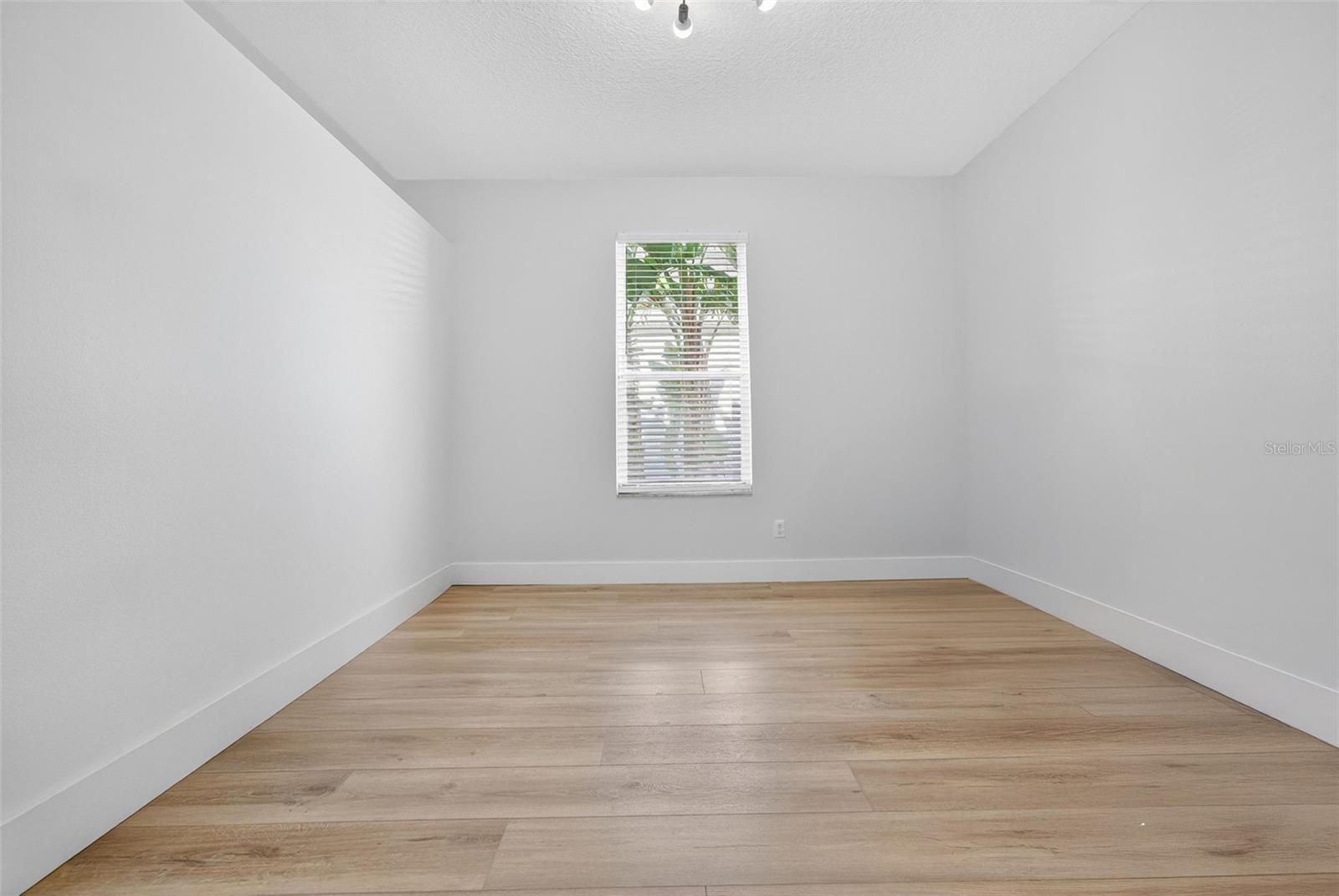 EDGEWATER VILLAGE SUBPHASE A UNIT 4B - Residential