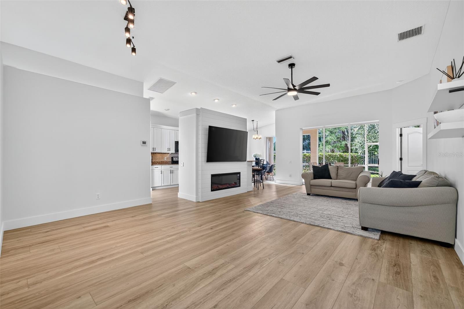 EDGEWATER VILLAGE SUBPHASE A UNIT 4B - Residential