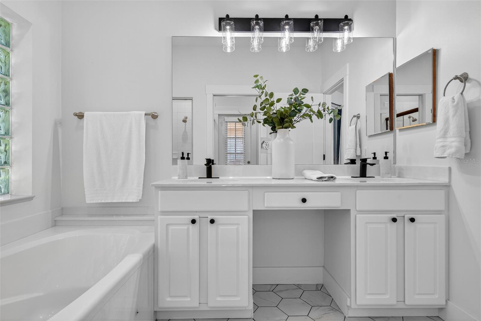 EDGEWATER VILLAGE SUBPHASE A UNIT 4B - Residential