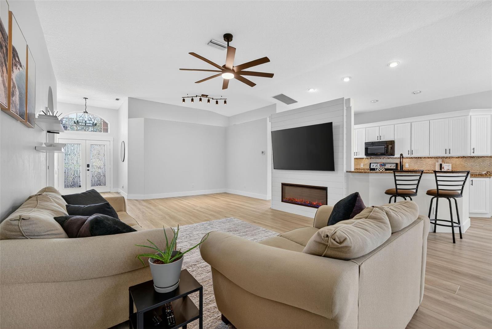 EDGEWATER VILLAGE SUBPHASE A UNIT 4B - Residential