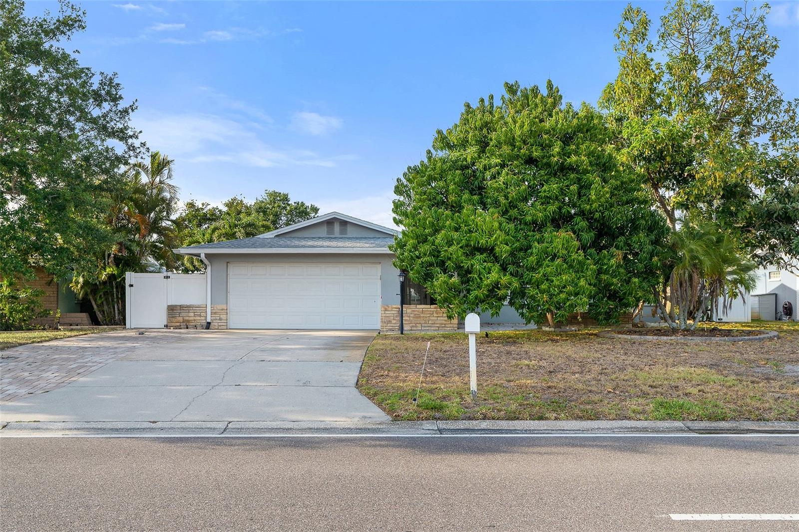 YACHT CLUB ESTATES - Residential