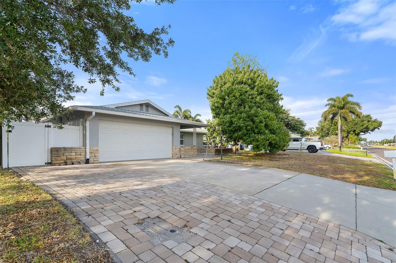 YACHT CLUB ESTATES - Residential