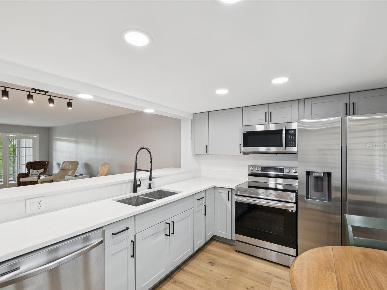 3062 EASTLAND BOULEVARD 405