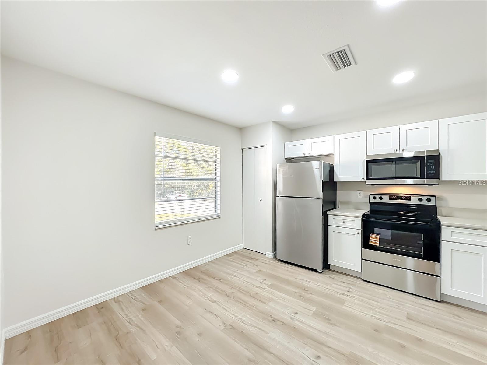 LEESBURG THE FERNERY SUB - Residential Lease