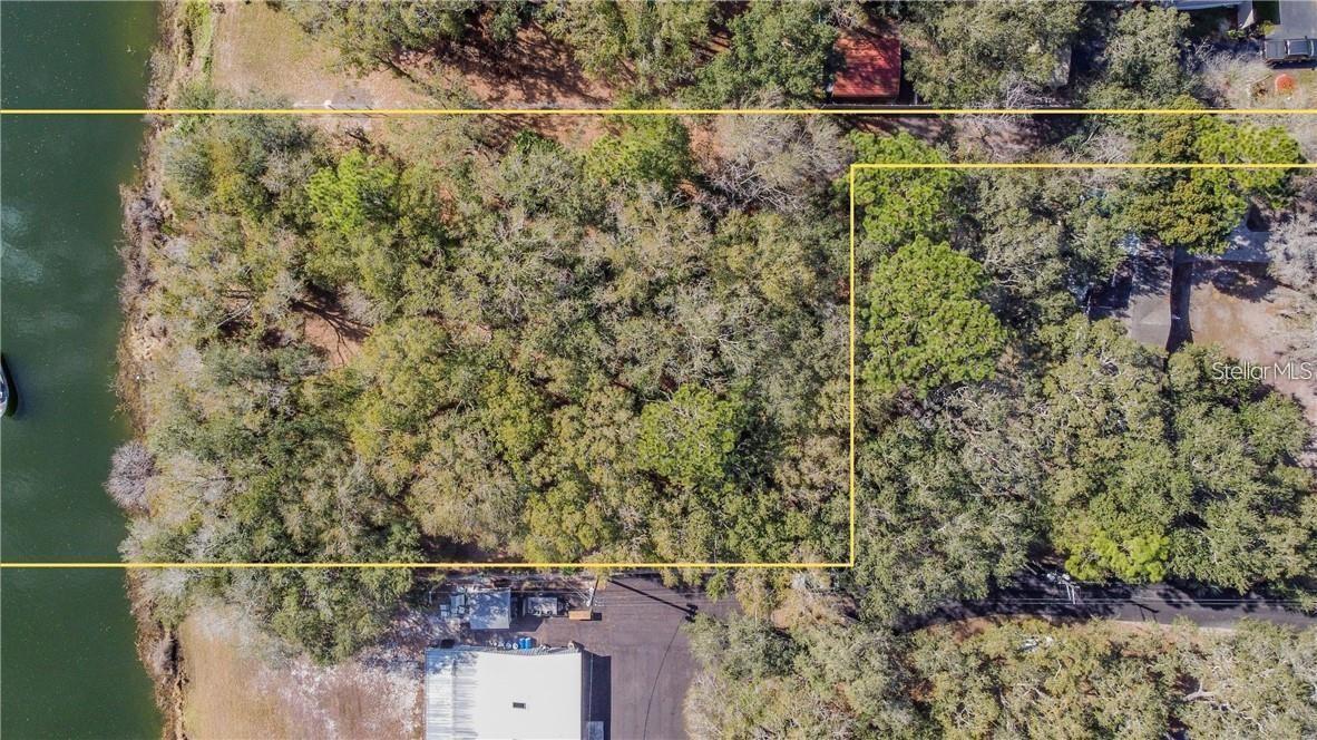 PARKWOOD ACRES - Land