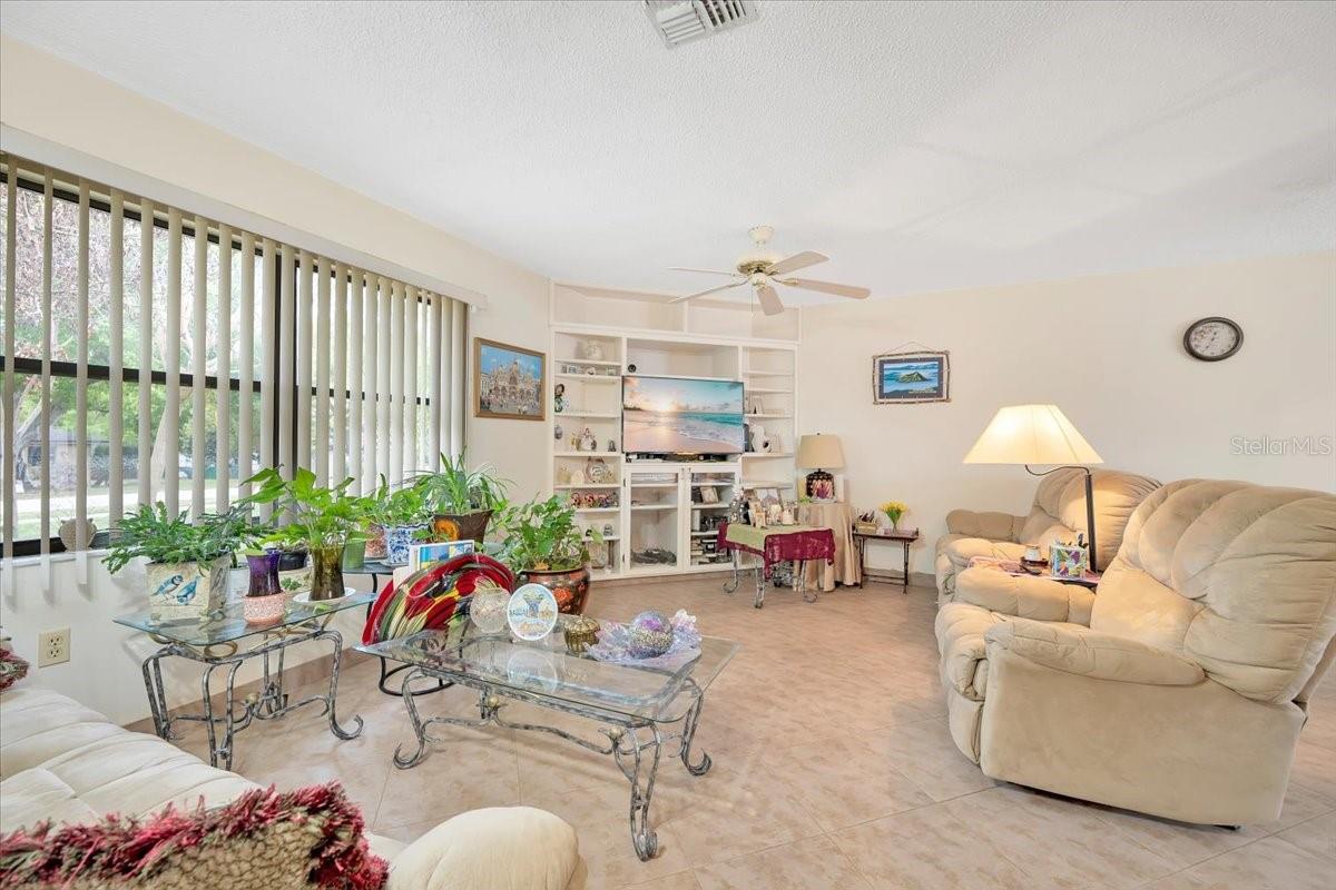 DUNDEE ESTATES - Residential