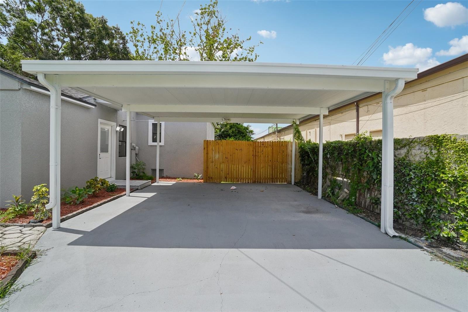 3710 W GRIFLOW STREET