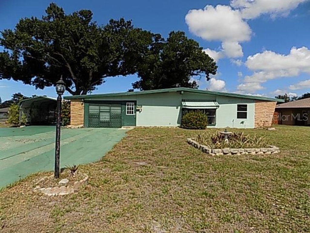 Photo of 1000 Dartmouth Drive, Bradenton, FL 34207 (MLS # A4694396)
