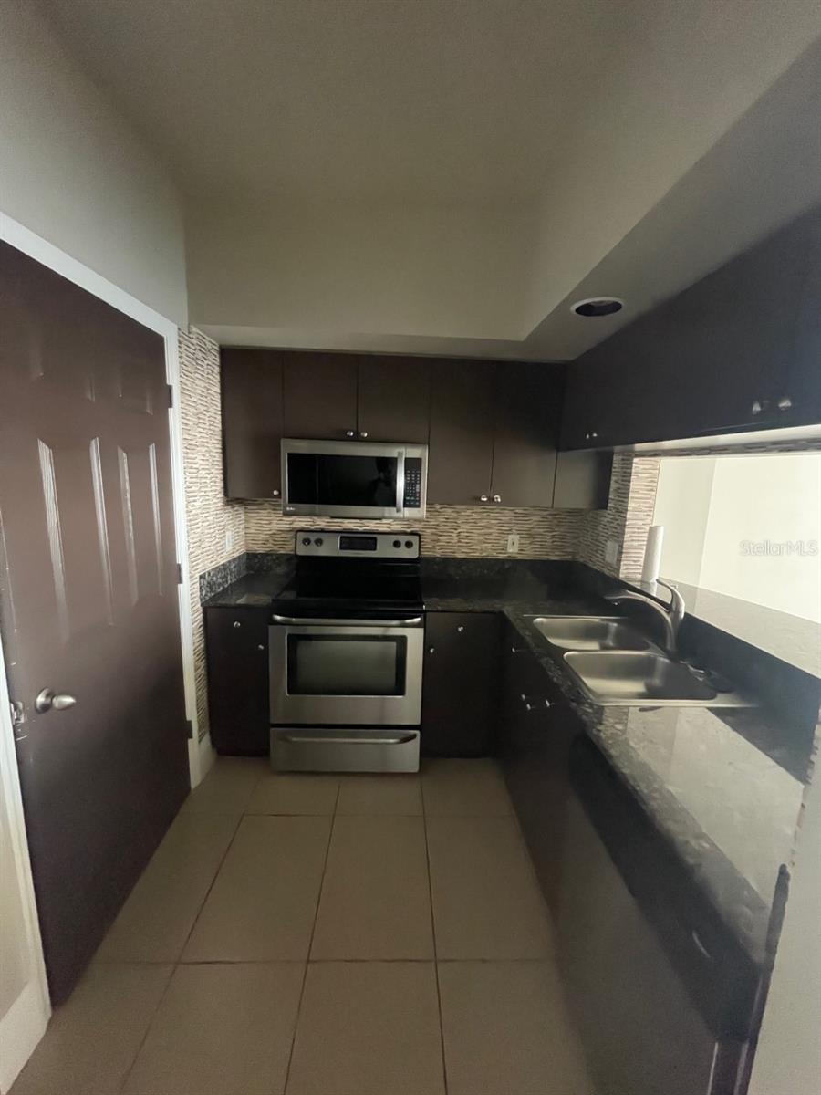 WAVERLY/LK EOLA - Residential Lease