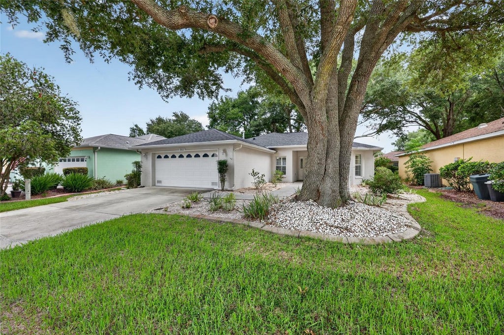 Photo of 7933 SW 83rd Place, Ocala, FL 34481 (MLS # OM728545)