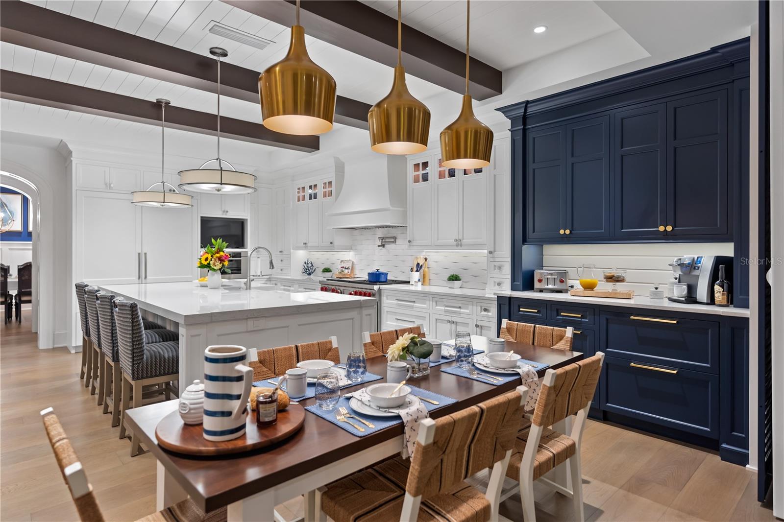 BAY ISLAND SHORES - Residential