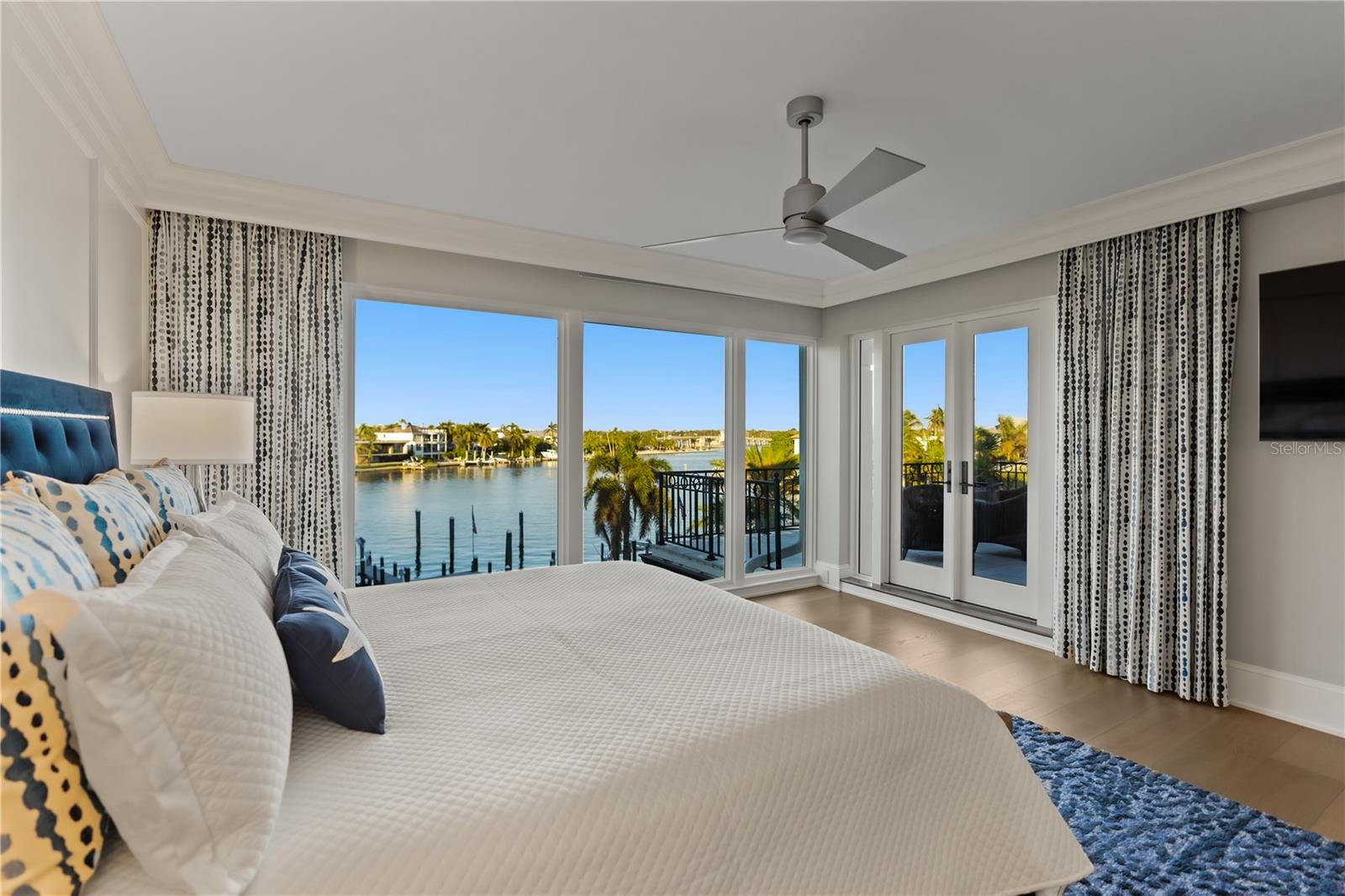 BAY ISLAND SHORES - Residential