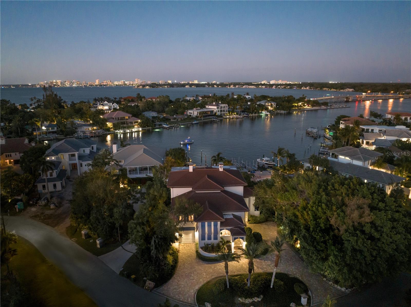 BAY ISLAND SHORES - Residential