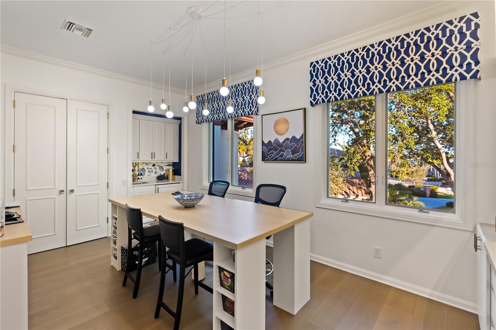 BAY ISLAND SHORES - Residential