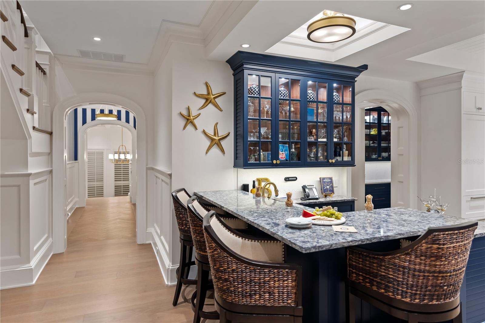 BAY ISLAND SHORES - Residential