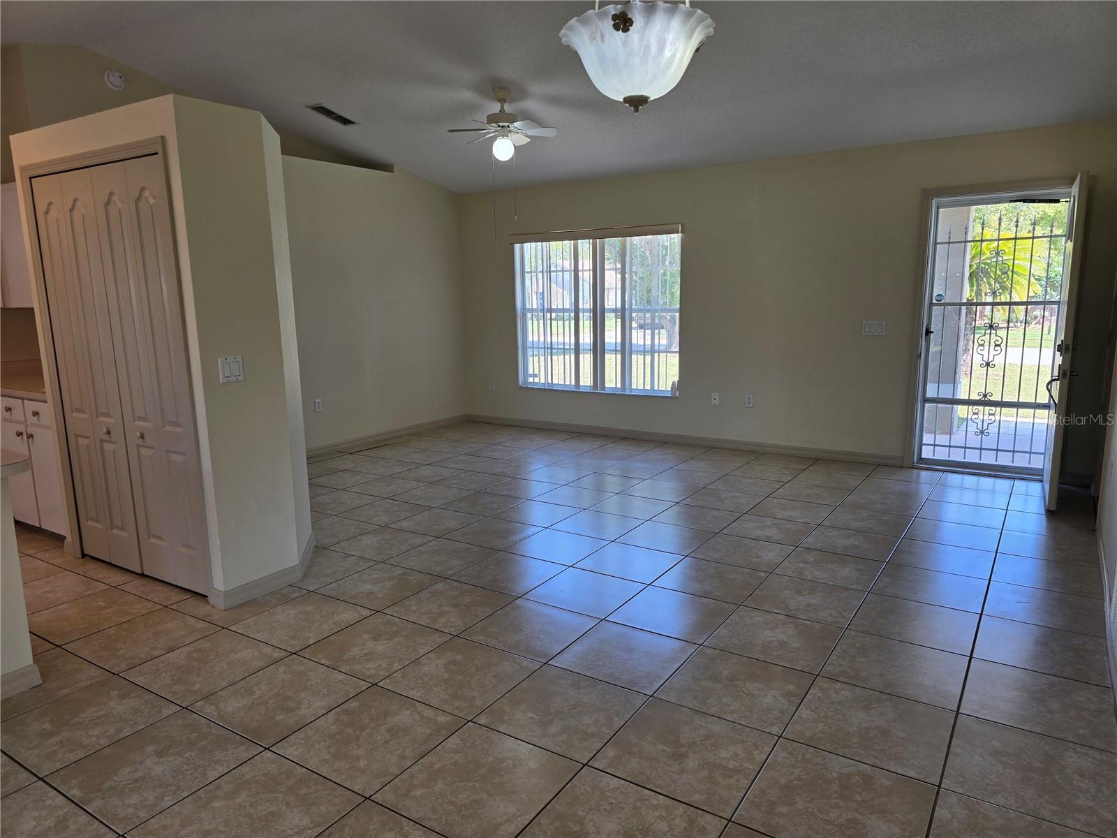 DELTONA LAKES UNIT 05 - Residential