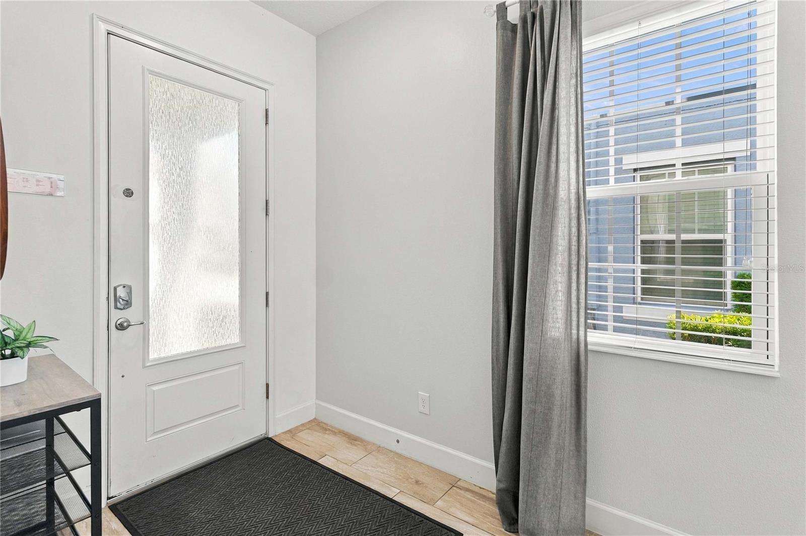 1472 FAIRVIEW CIR