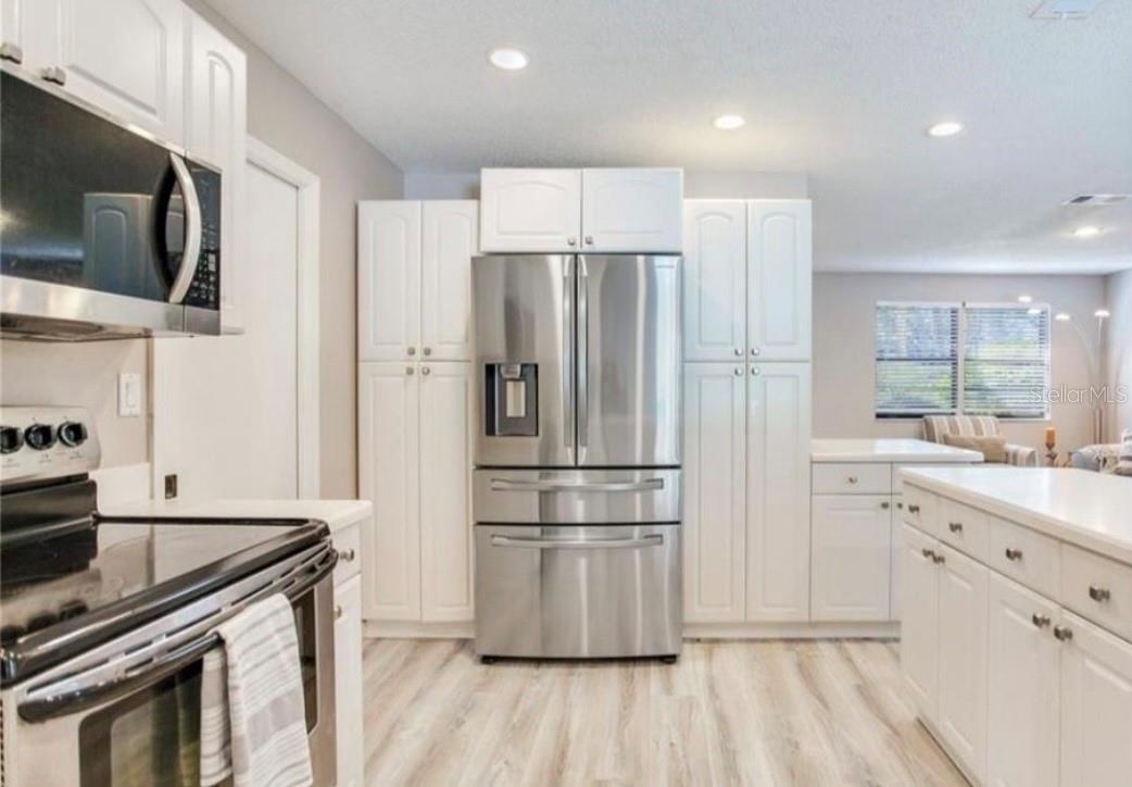 BAY PINES LAKES PH 1 - Residential