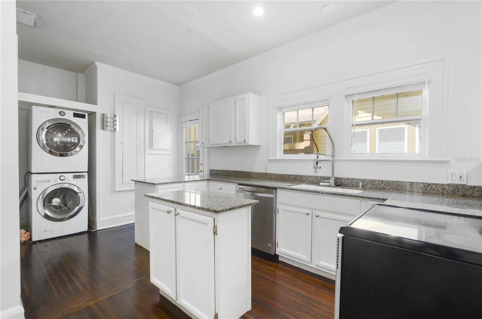 EOLA ROSE ANNEX - Residential