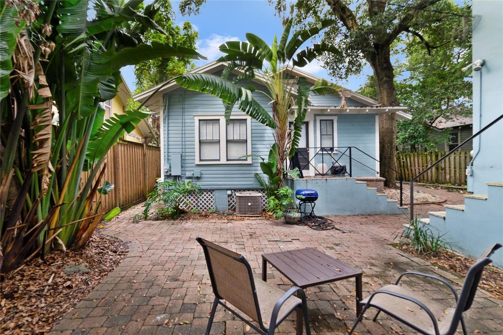 Photo of 1202 E Washington Street, Orlando, FL 32801 (MLS # O6350385)