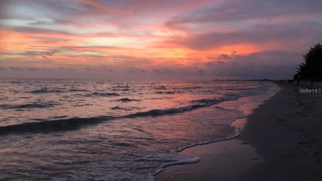 HARBOR HOUSE CONDOS - Residential