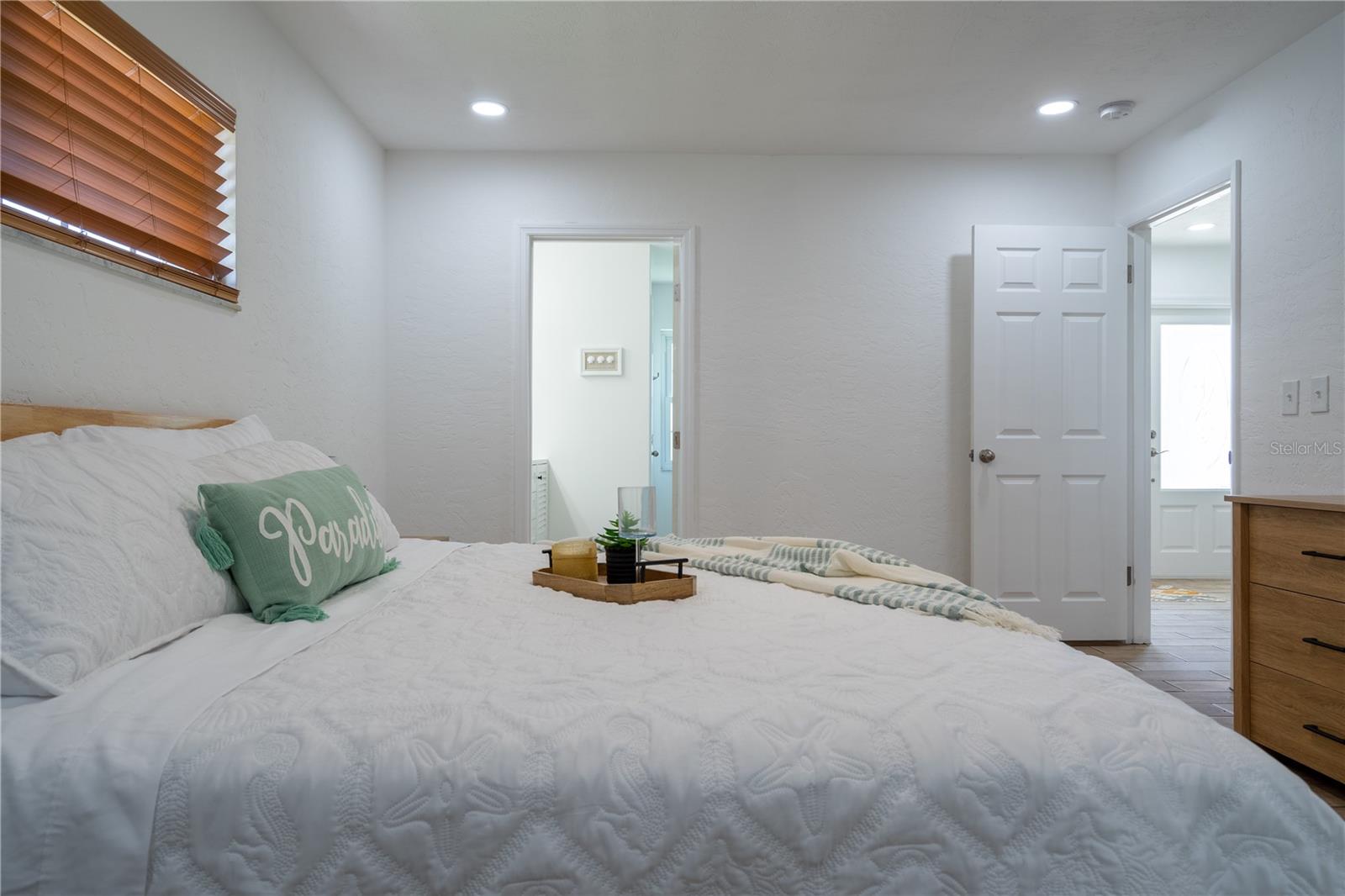 GULF GATE WOODS - Residential Lease