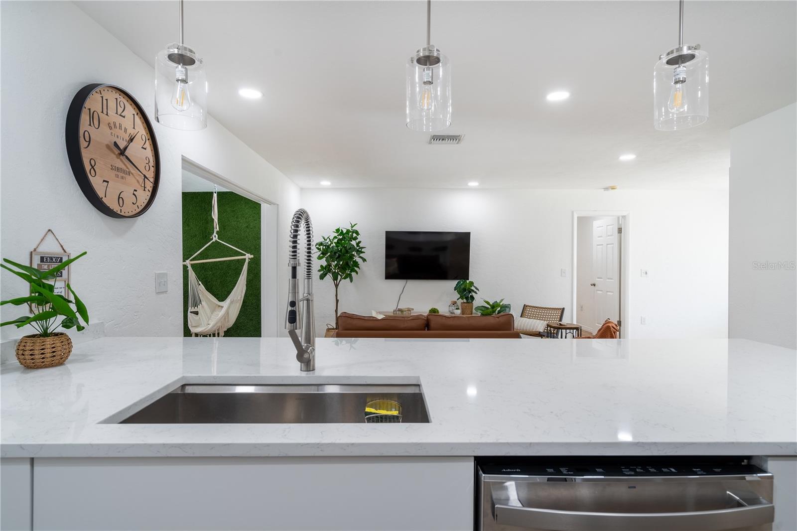 GULF GATE WOODS - Residential Lease