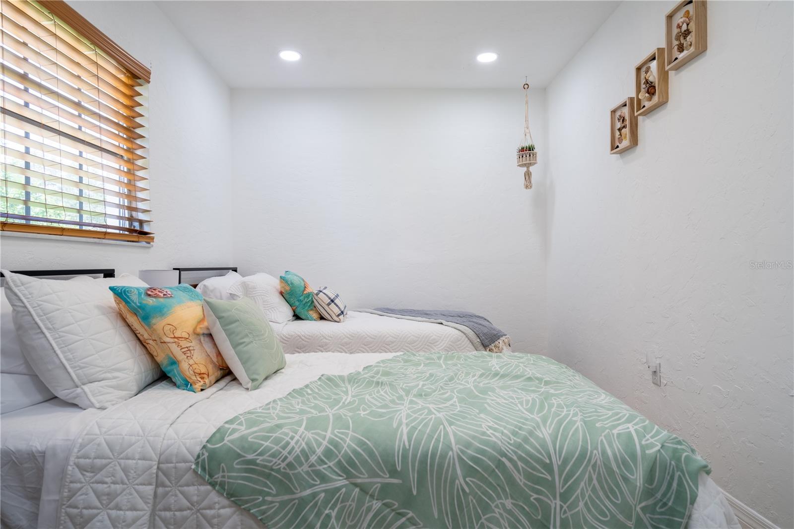 GULF GATE WOODS - Residential Lease