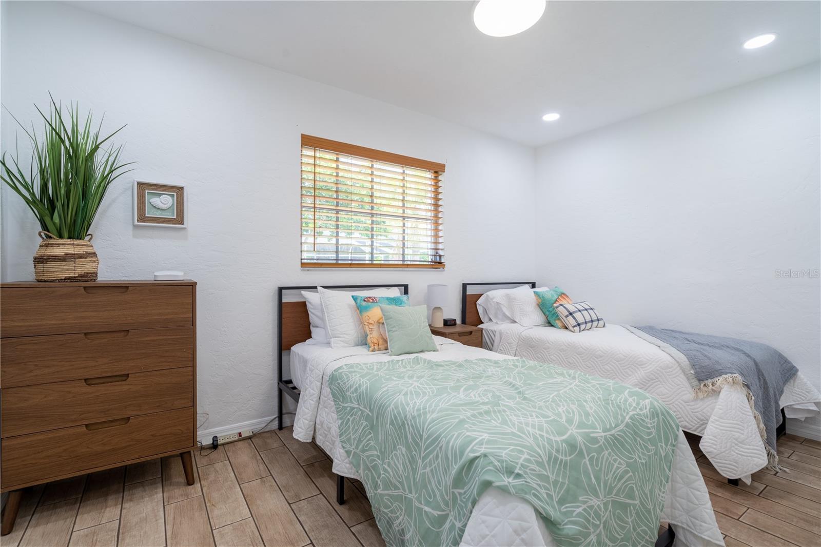 GULF GATE WOODS - Residential Lease