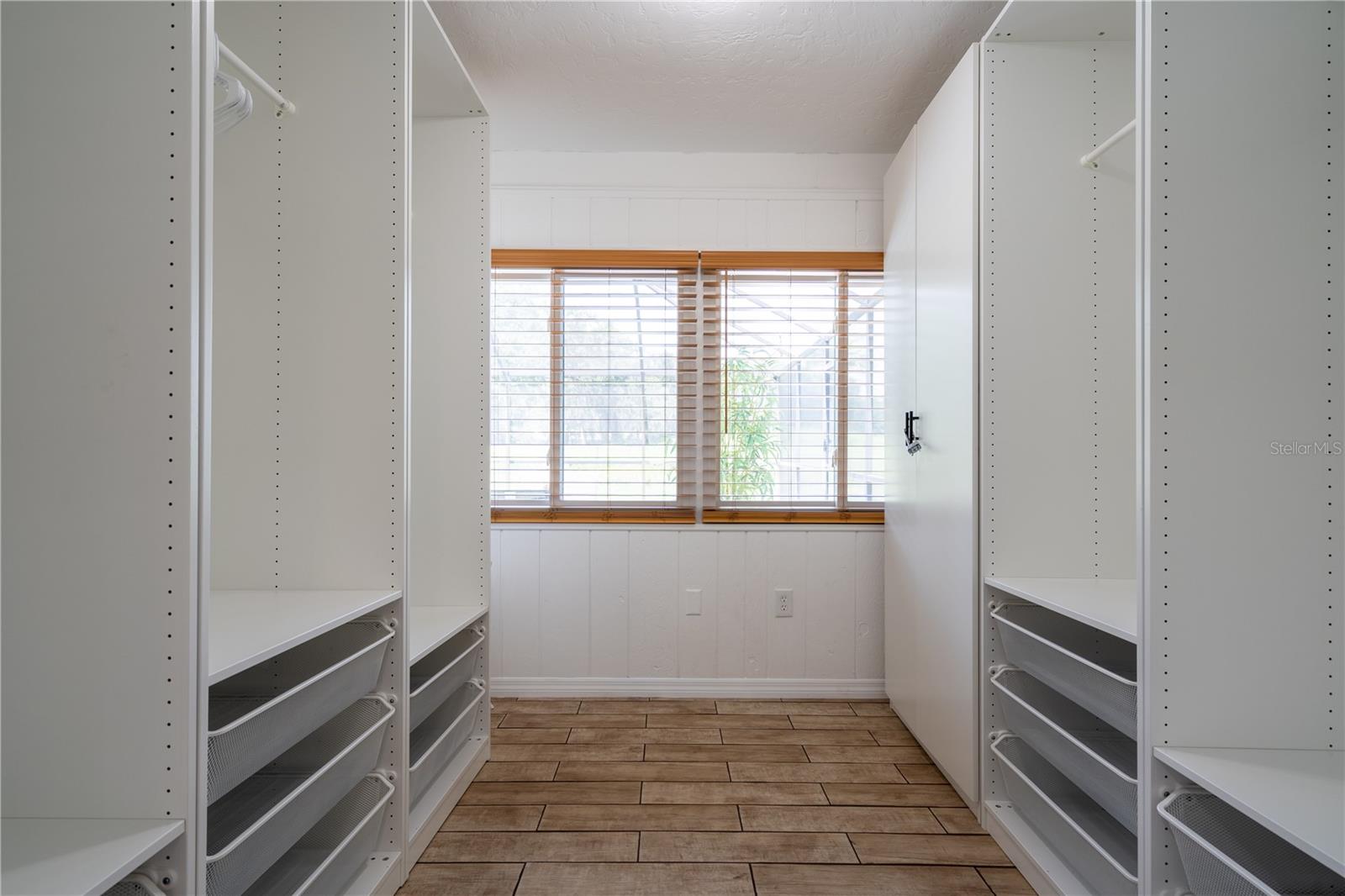 GULF GATE WOODS - Residential Lease