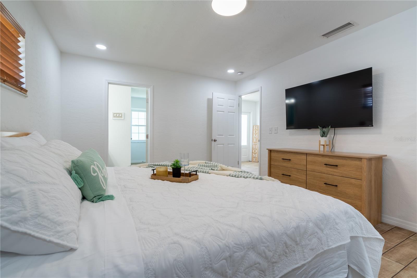 GULF GATE WOODS - Residential Lease