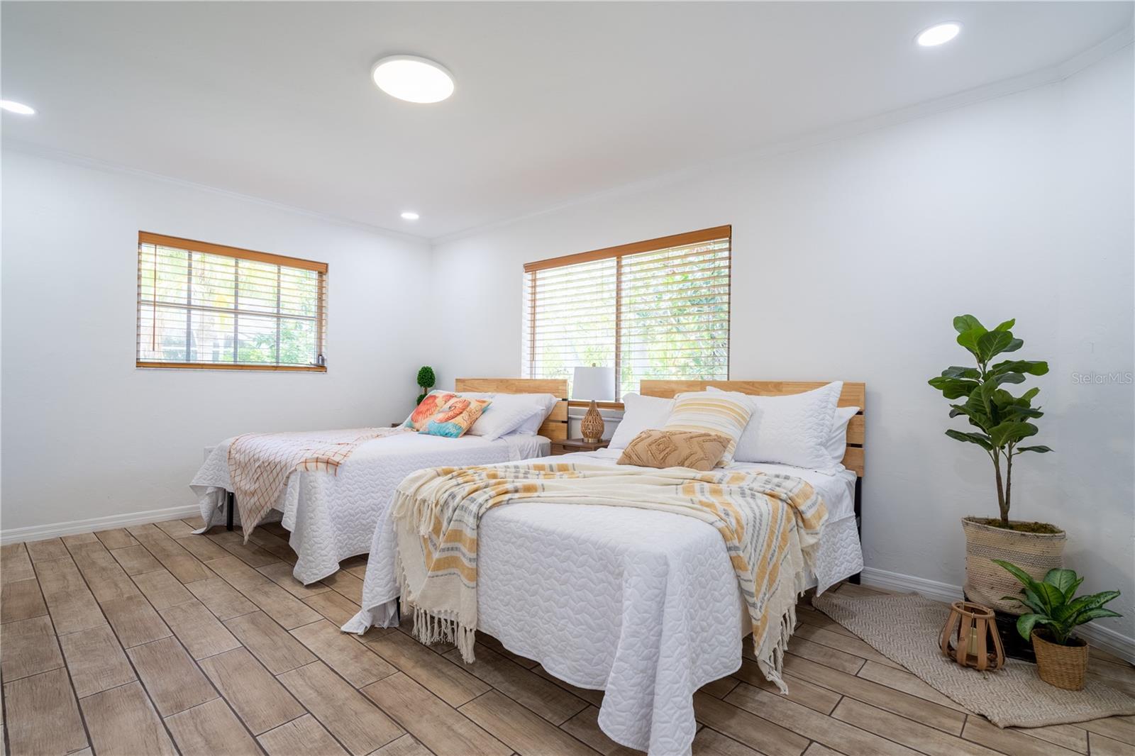 GULF GATE WOODS - Residential Lease