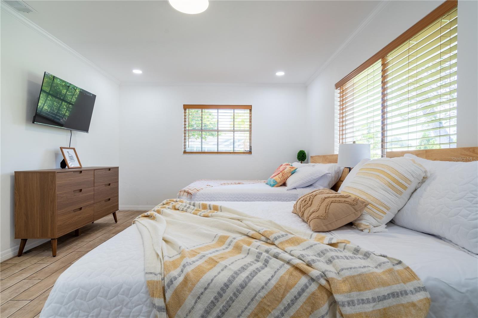 GULF GATE WOODS - Residential Lease
