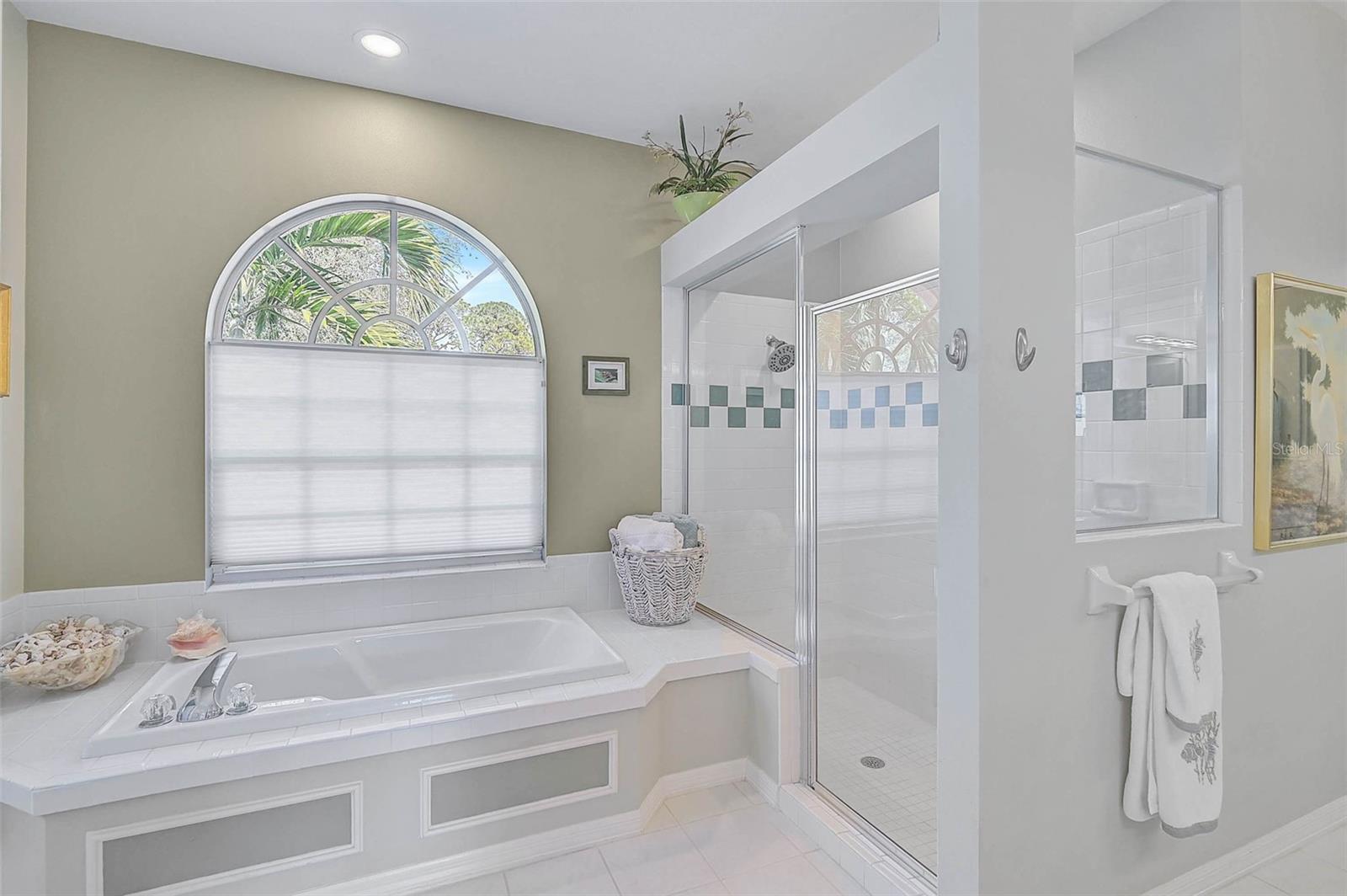 CALUSA LAKES - Residential