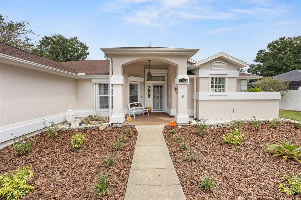 Photo of 10361 SW 74th Terrace, Ocala, FL 34476 (MLS # O6342994)