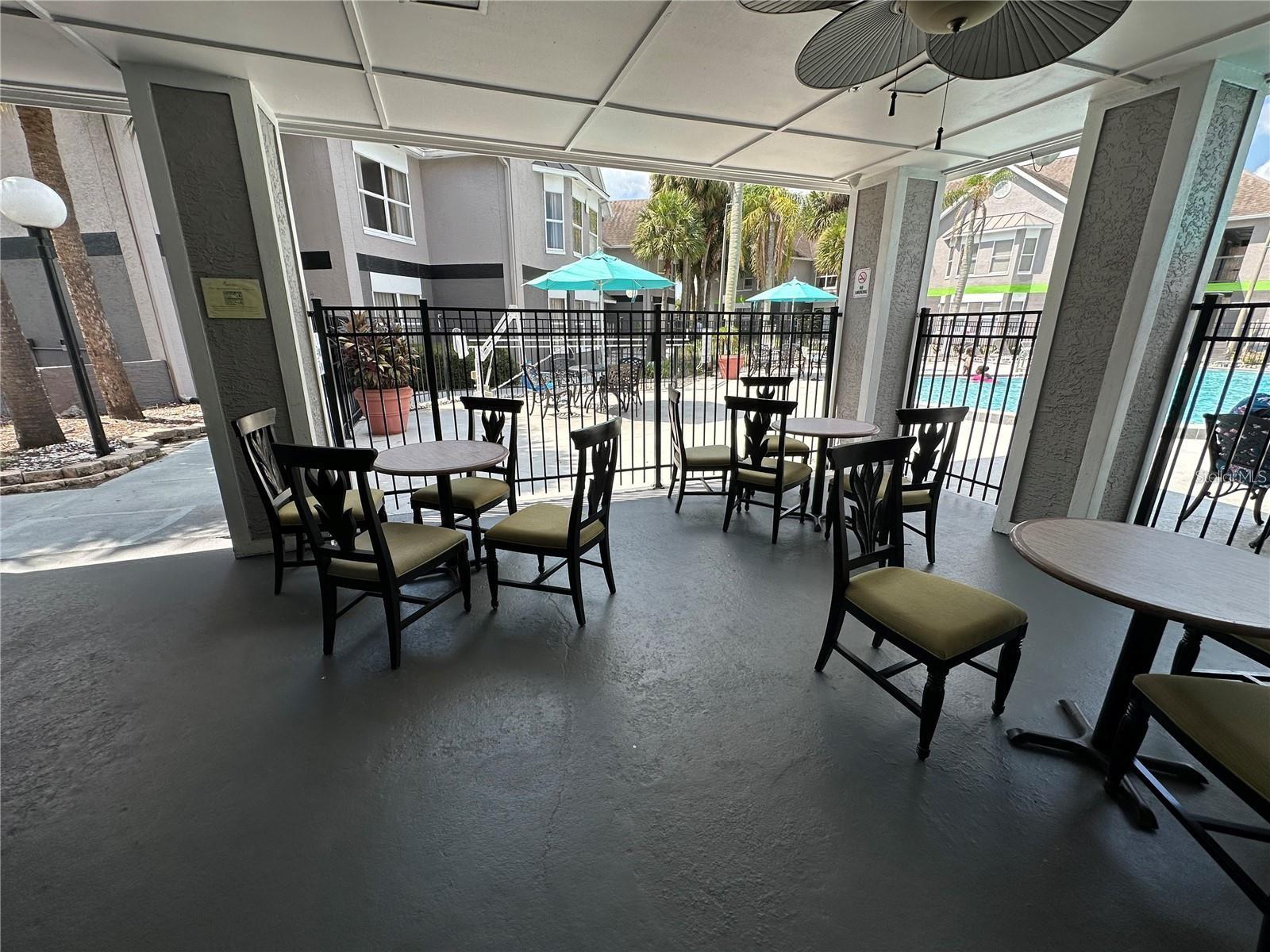 PARKWAY PALMS RESORT MAINGATE - Residential Lease