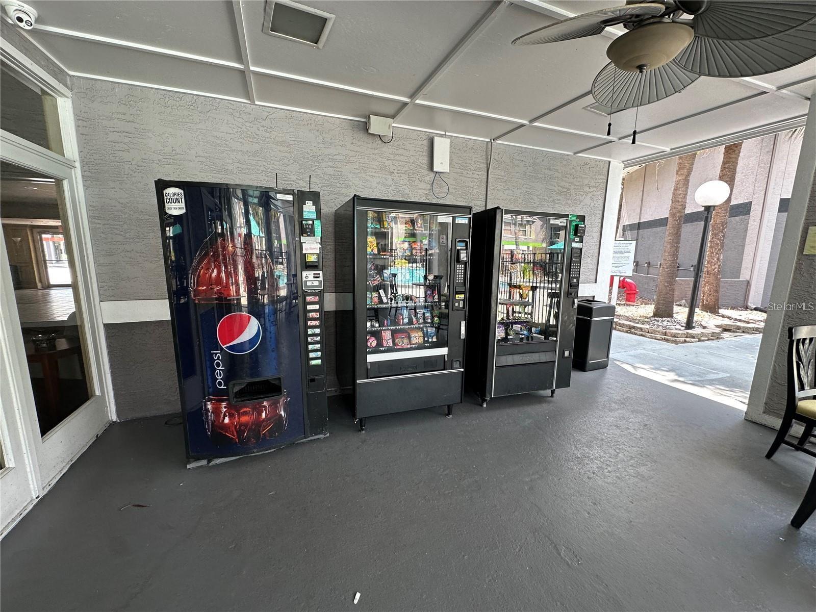 PARKWAY PALMS RESORT MAINGATE - Residential Lease