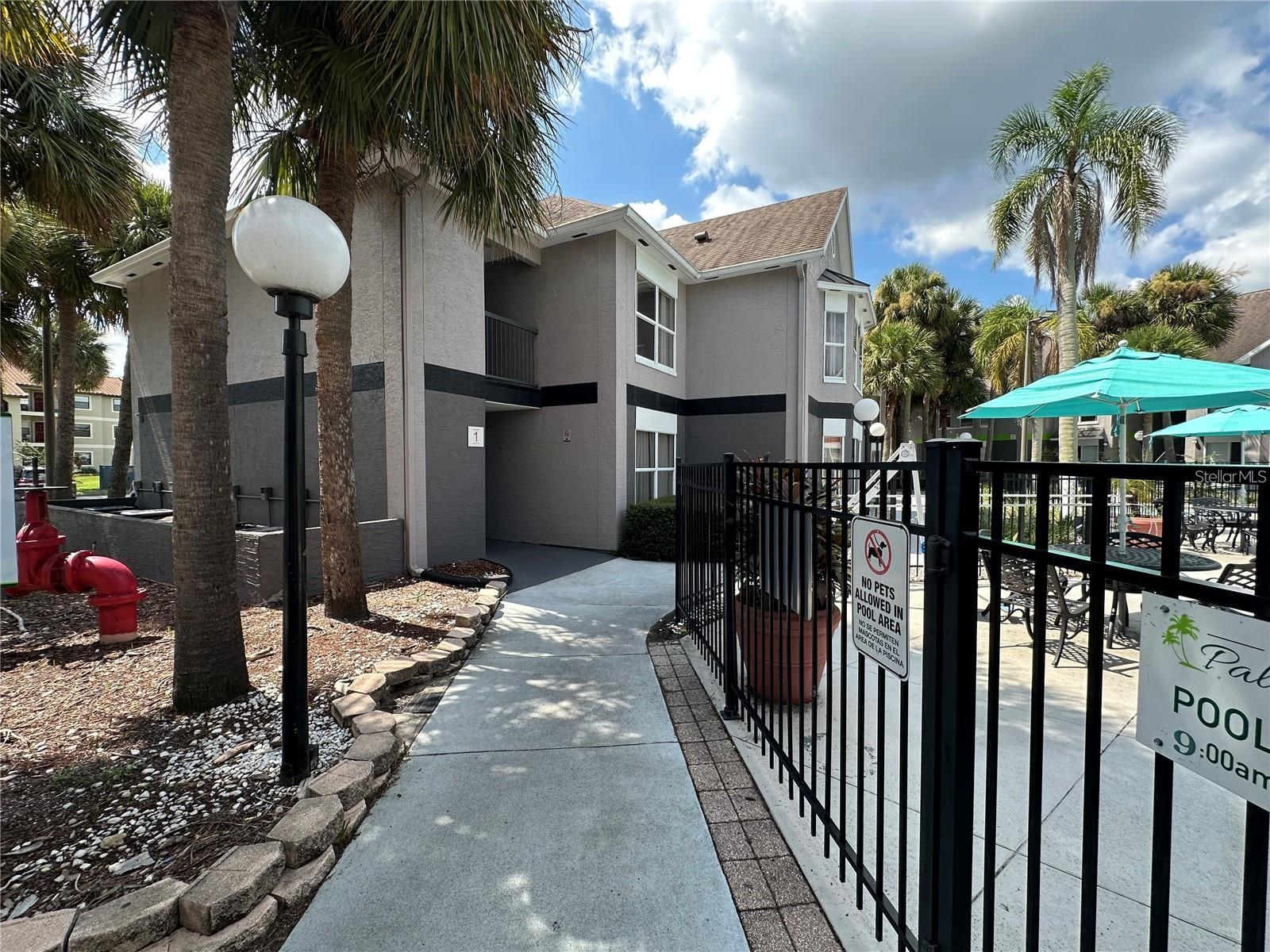 PARKWAY PALMS RESORT MAINGATE - Residential Lease