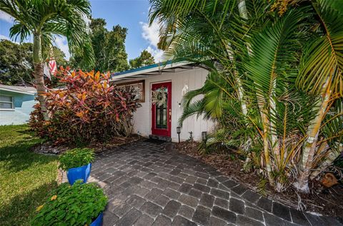 A home in SEMINOLE