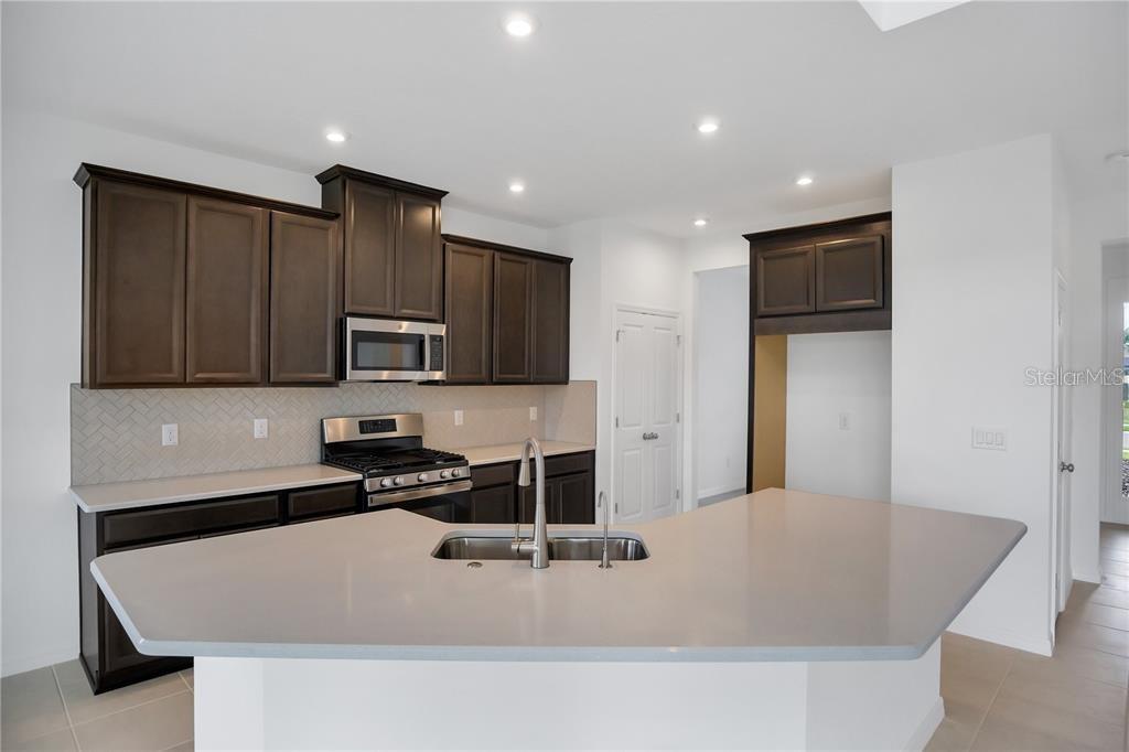 EAVES BEND AT ARTISAN LAKES - Residential Lease