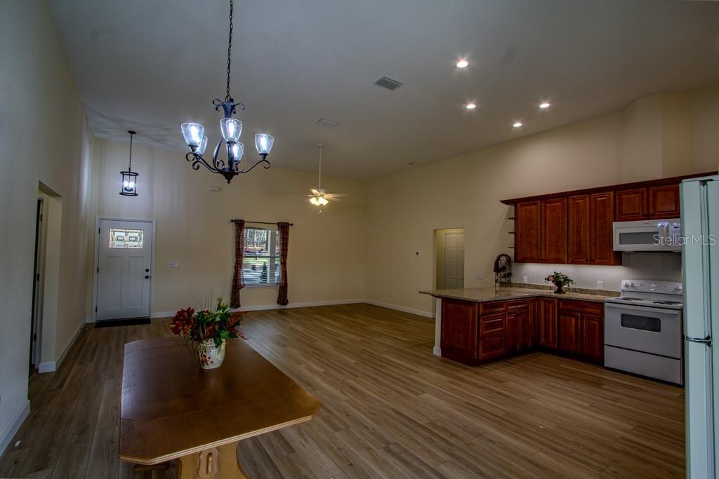 CUE LAKE HILLS - Residential