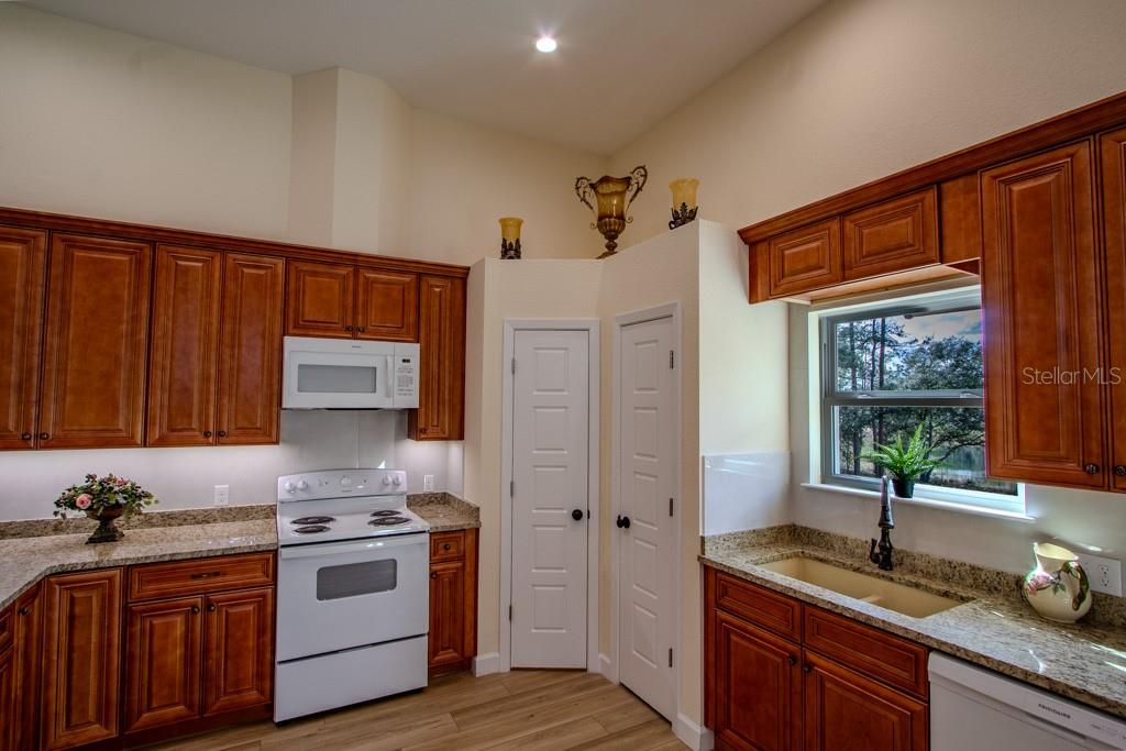 CUE LAKE HILLS - Residential