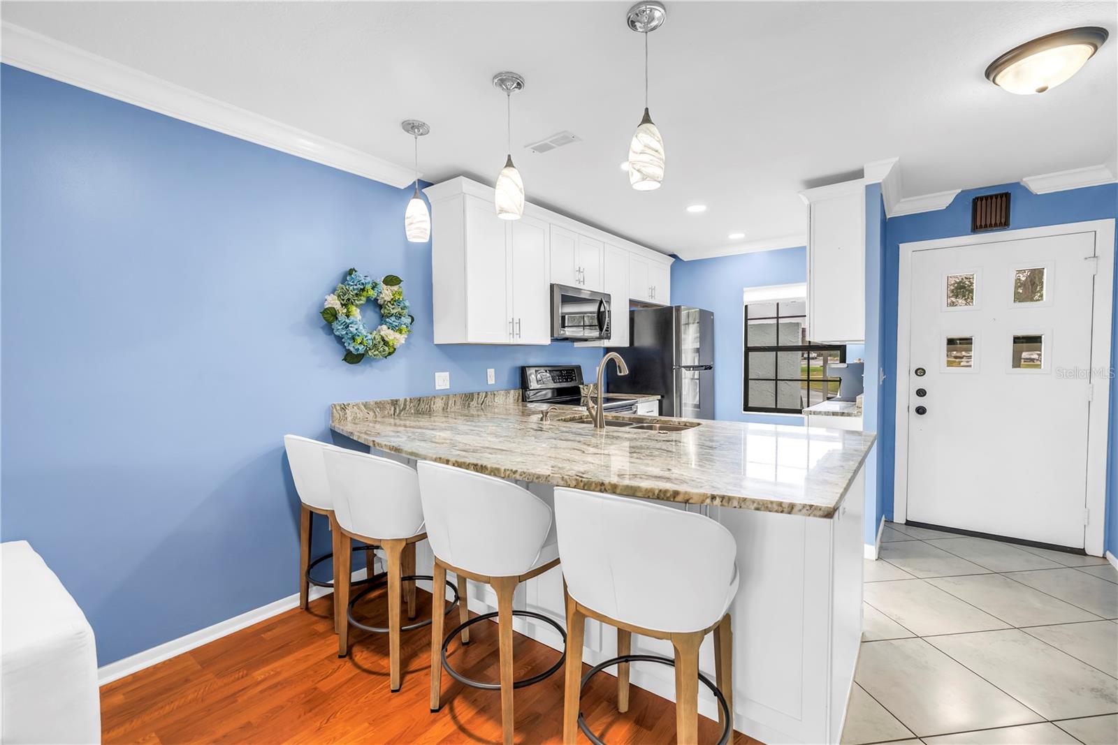 MISSION OAKS CONDO - Residential Lease