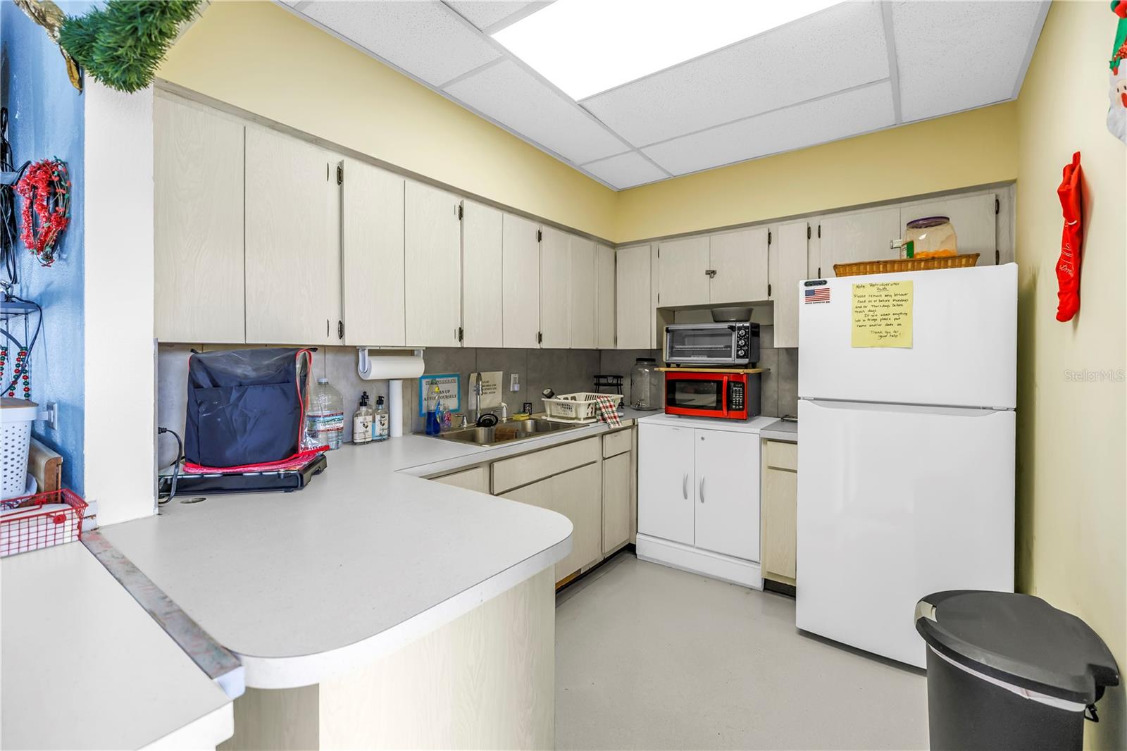 MISSION OAKS CONDO - Residential Lease