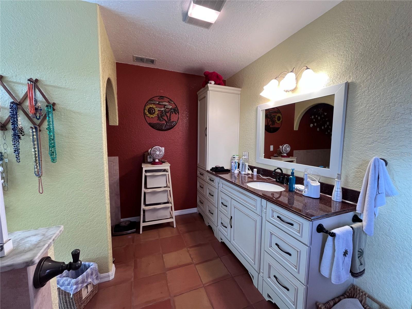 HUDSON BEACH ESTATES - Residential