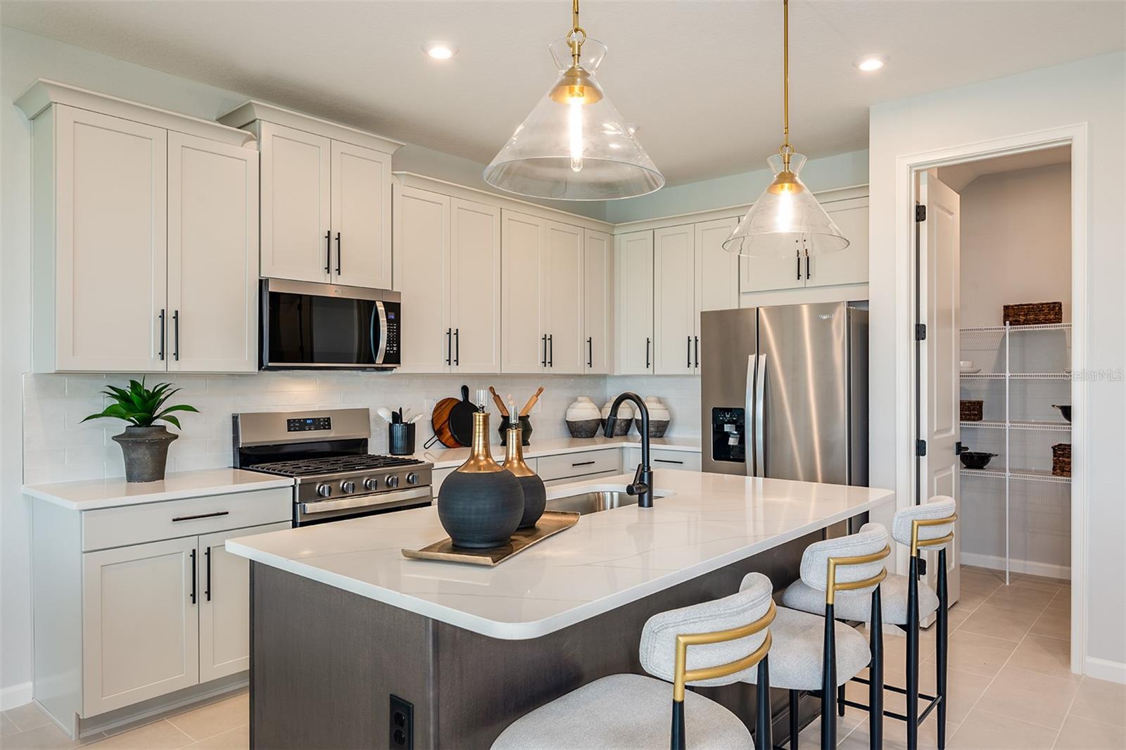 34897 FLOWER PATCH DRIVE