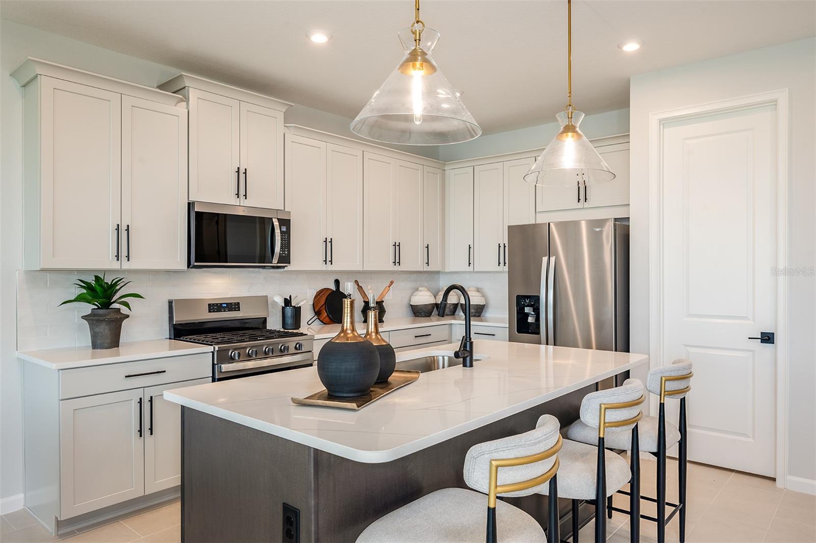 34897 FLOWER PATCH DRIVE